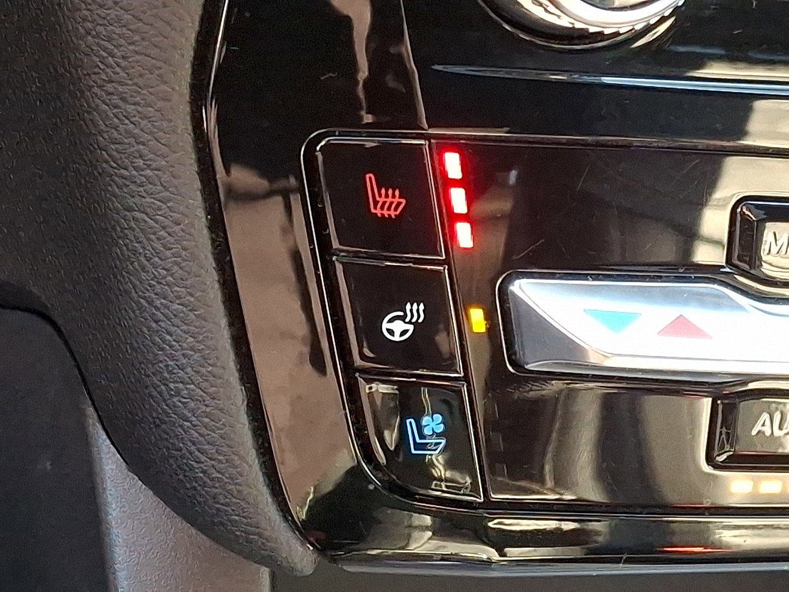 Certified 2022 Ford Explorer ST w/ Equipment Group 401A image 24