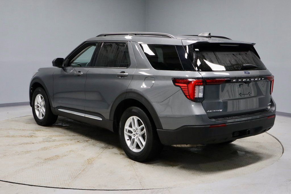 Certified 2025 Ford Explorer Active AWD/4WD image 3