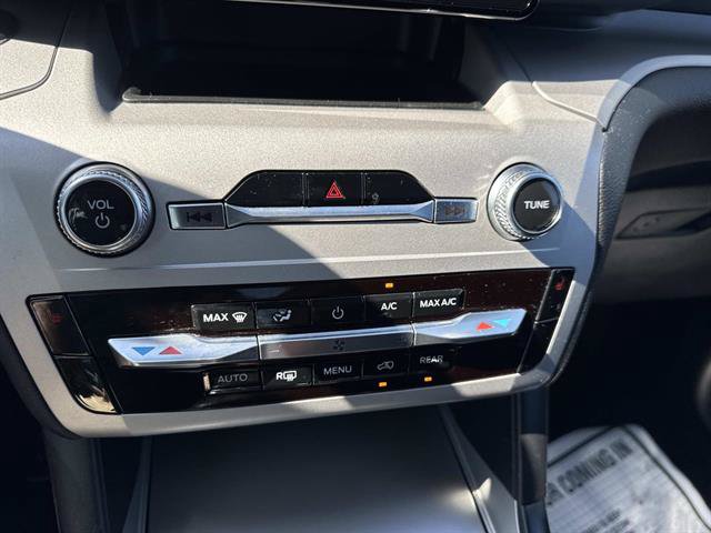 Certified 2023 Ford Explorer XLT AWD/4WD image 16
