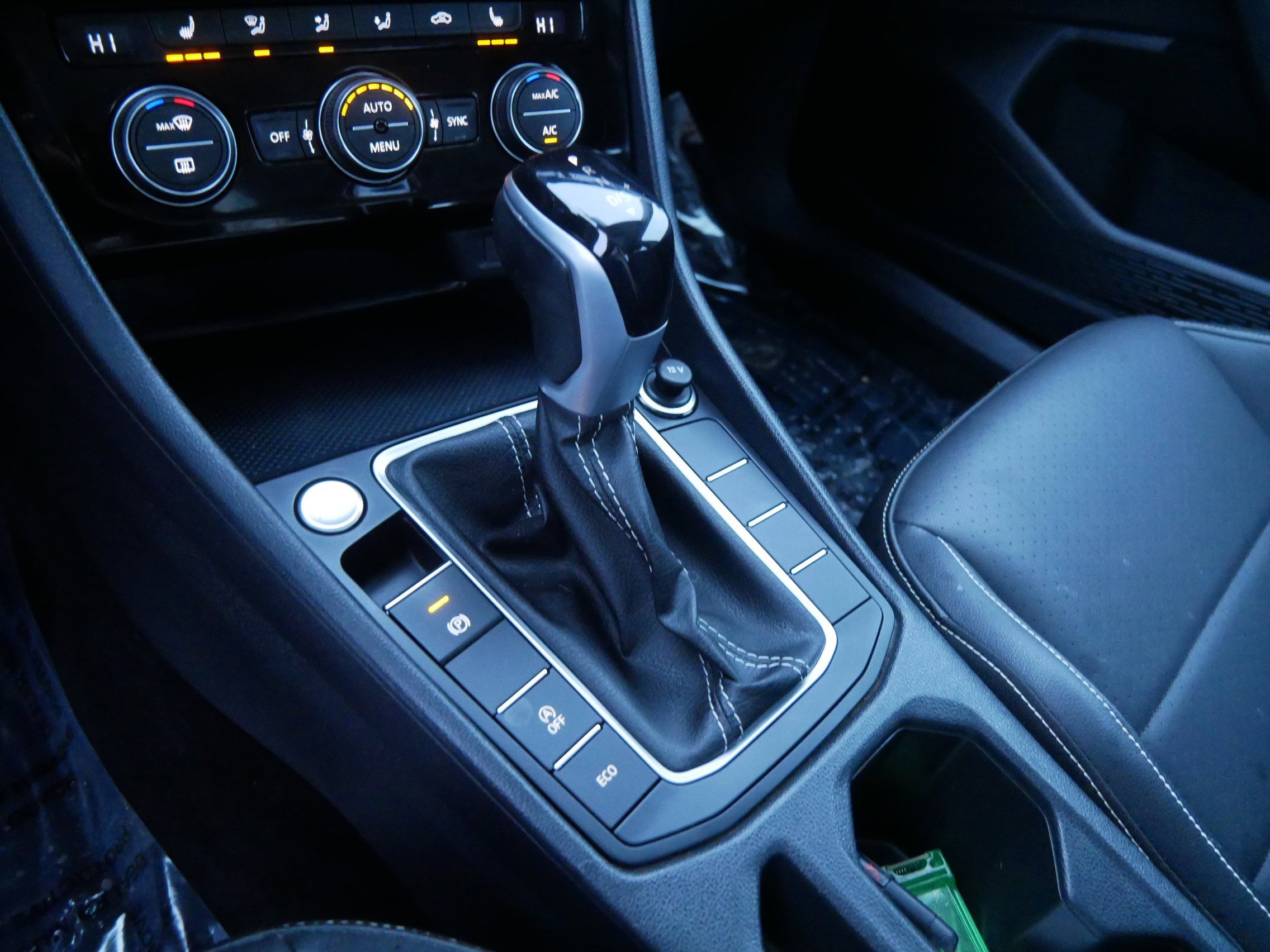 Used 2024 Volkswagen Jetta SE image 24