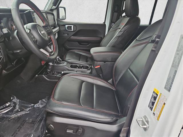 Used 2024 Jeep Wrangler Unlimited Rubicon AWD/4WD image 23