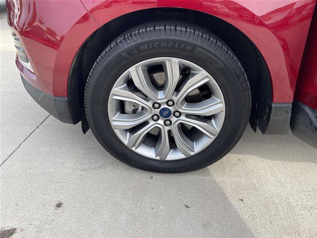 Certified 2019 Ford Edge Titanium w/ Cold Weather Package AWD/4WD image 10
