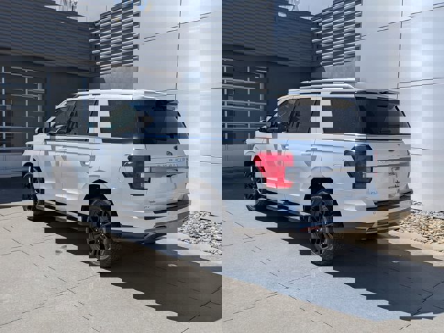 Certified 2024 Ford Expedition XLT image 4