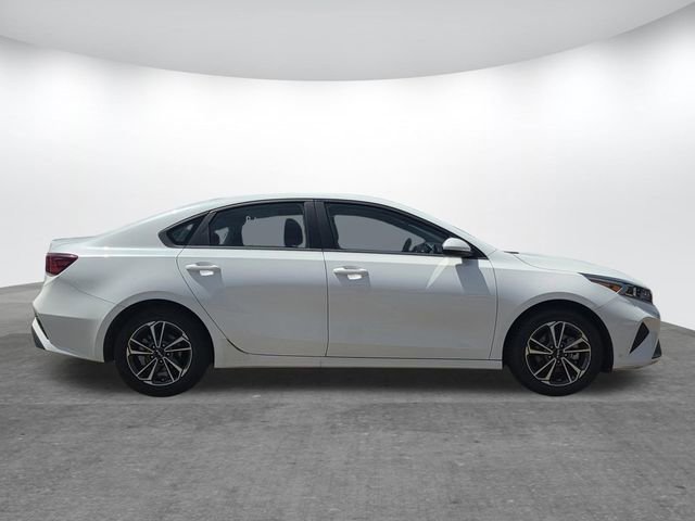 Used 2024 Kia Forte LXS FWD image 3