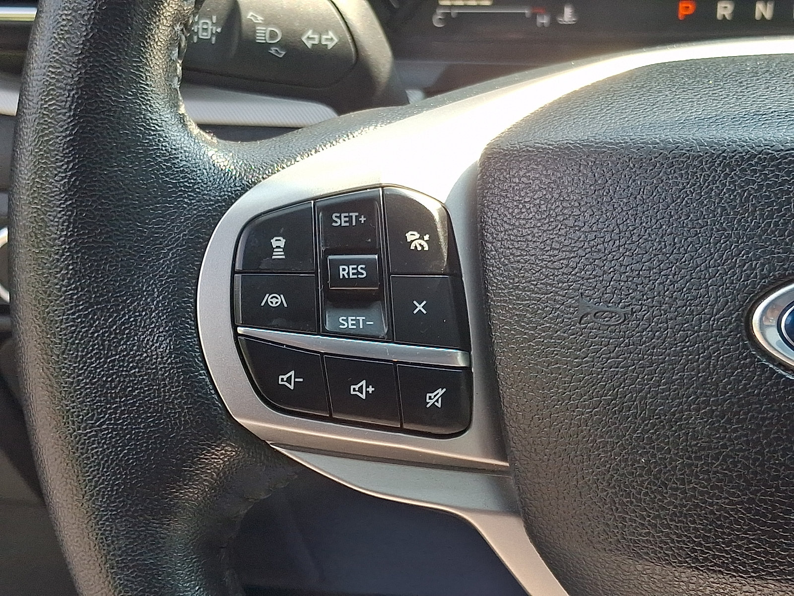 Certified 2024 Ford Explorer XLT w/ Equipment Group 202A AWD/4WD image 25