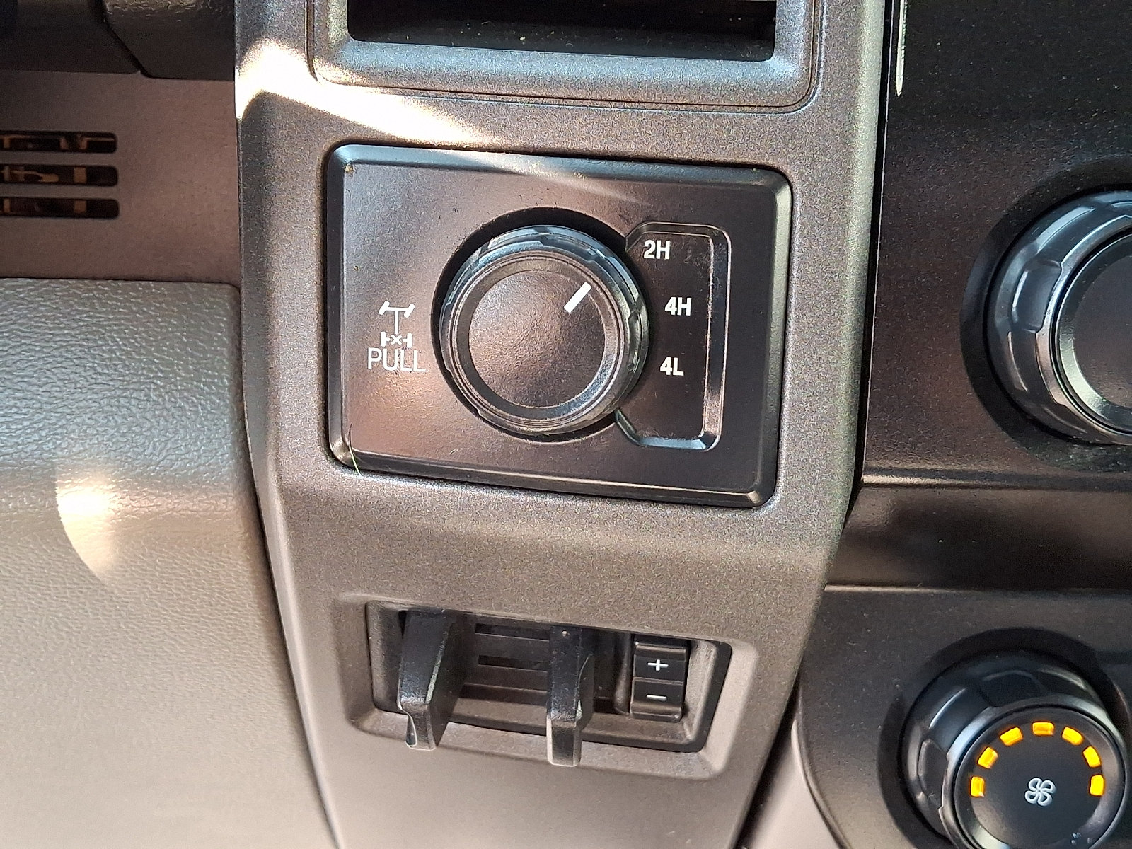 Certified 2022 Ford F250 XL w/ Power Equipment Group AWD/4WD image 25