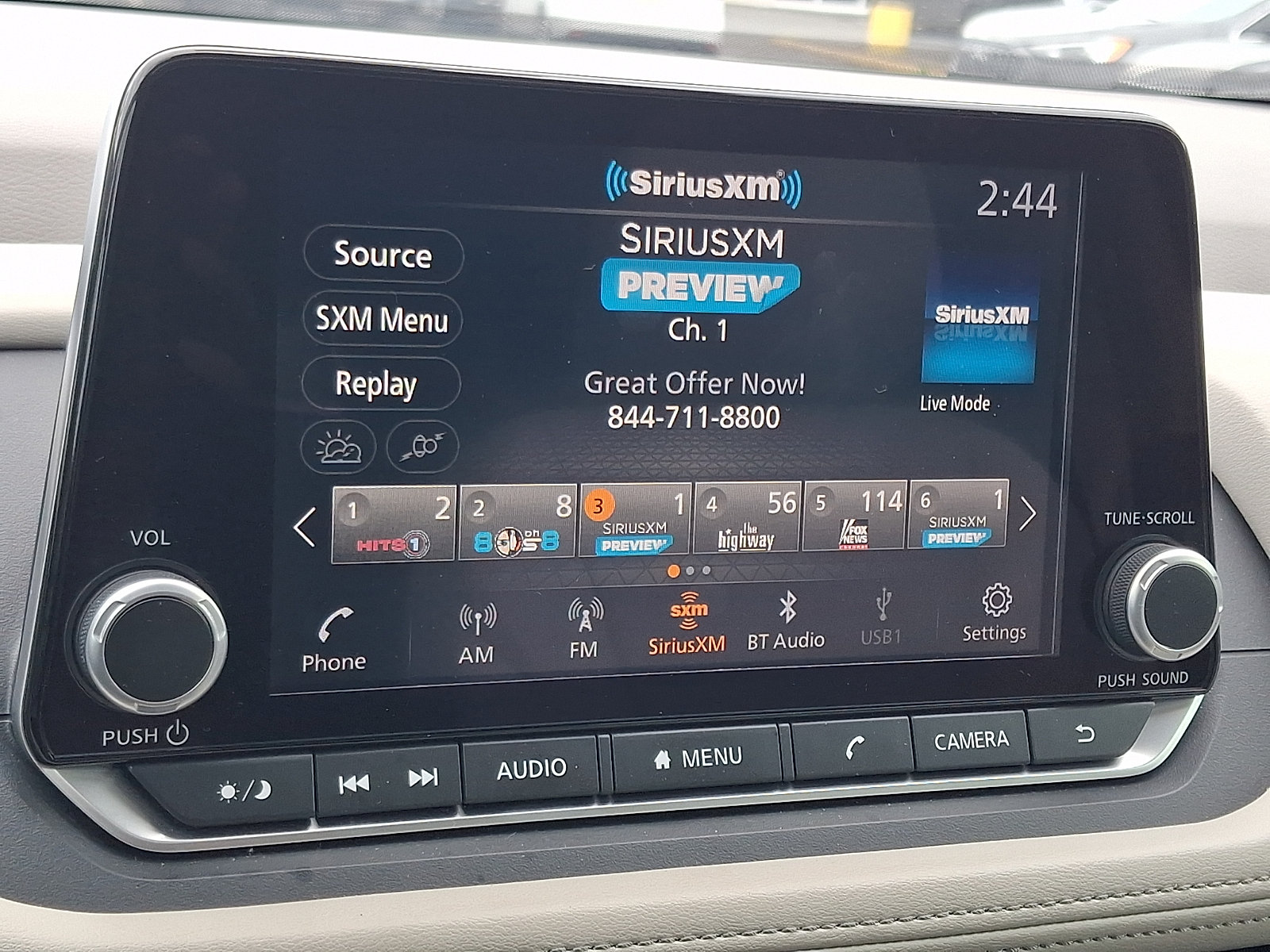 Used 2025 Nissan Rogue SV w/ SV Premium Package FWD image 23