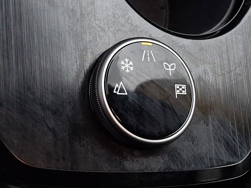 Used 2022 Nissan Rogue SV image 25