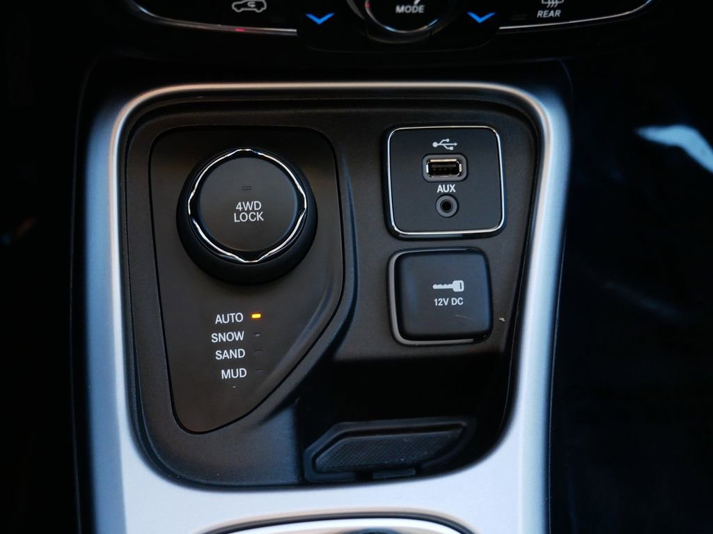 Used 2018 Jeep Compass Latitude w/ Popular Equipment Group AWD/4WD image 23