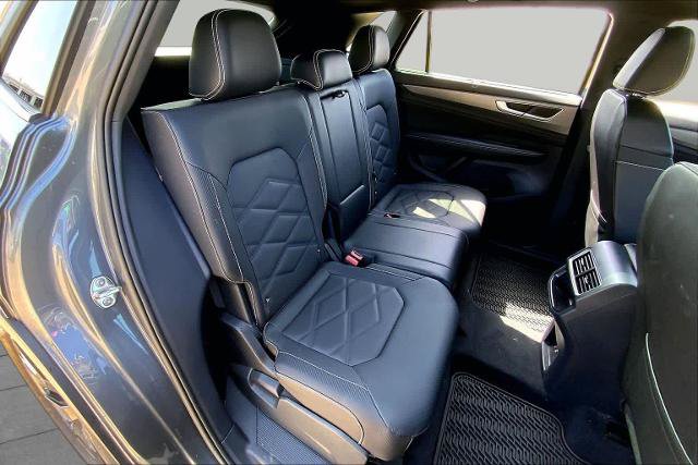 Used 2025 Volkswagen Atlas Cross Sport SE FWD image 20