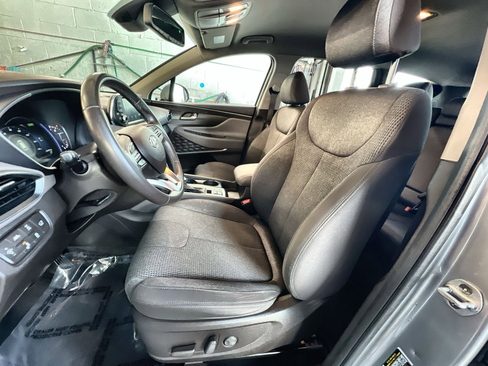 Used 2020 Hyundai Santa Fe SEL w/ Convenience Package image 13