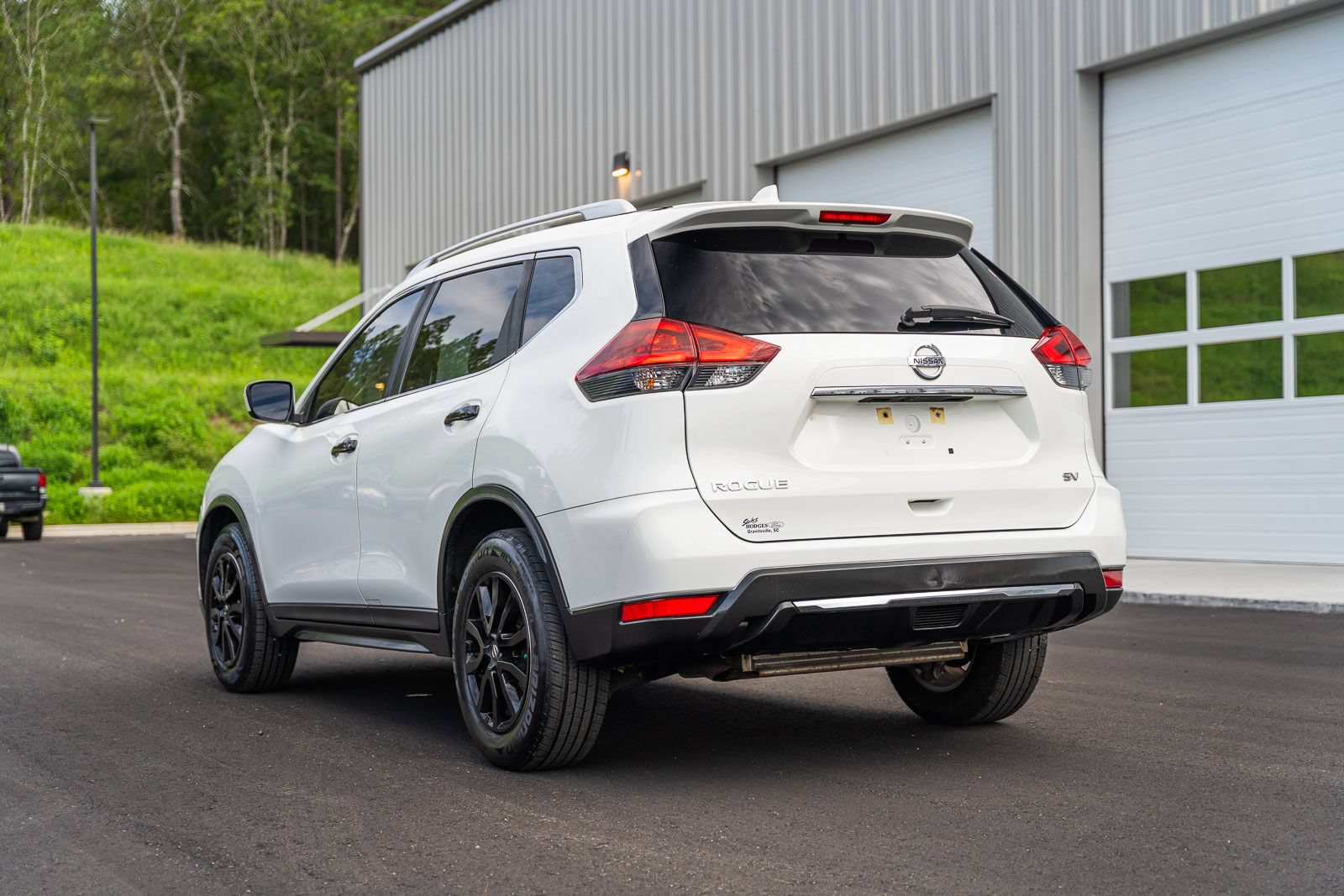 Used 2018 Nissan Rogue SV FWD image 5
