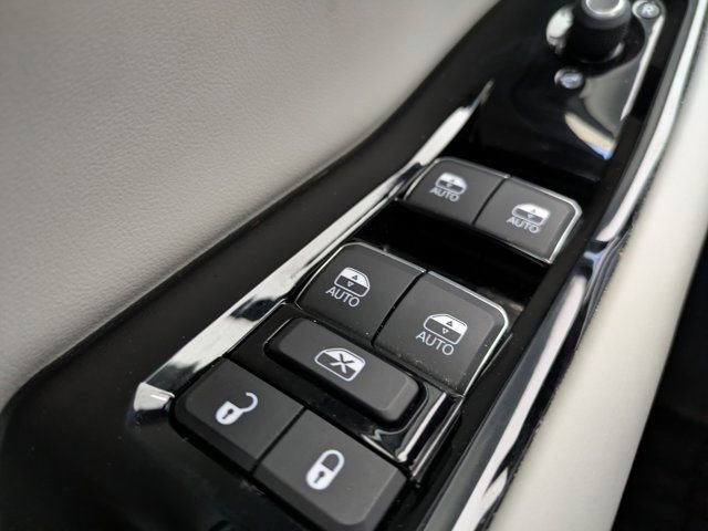 Used 2022 Jeep Grand Cherokee Overland AWD/4WD image 25