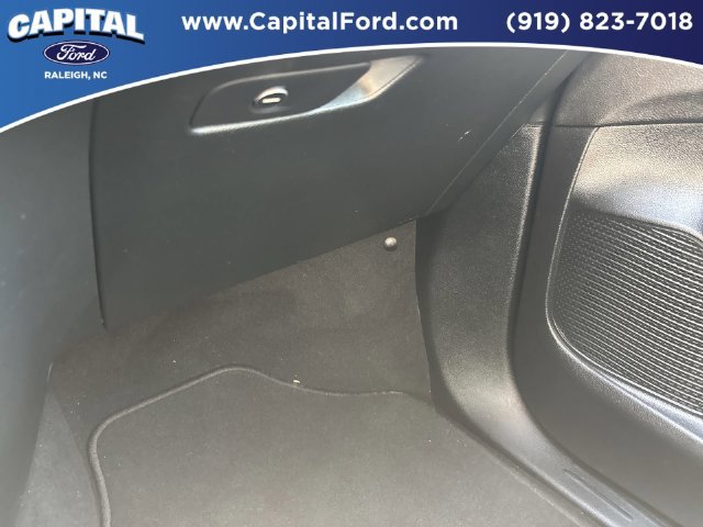 Used 2025 Chrysler Pacifica Select FWD image 27