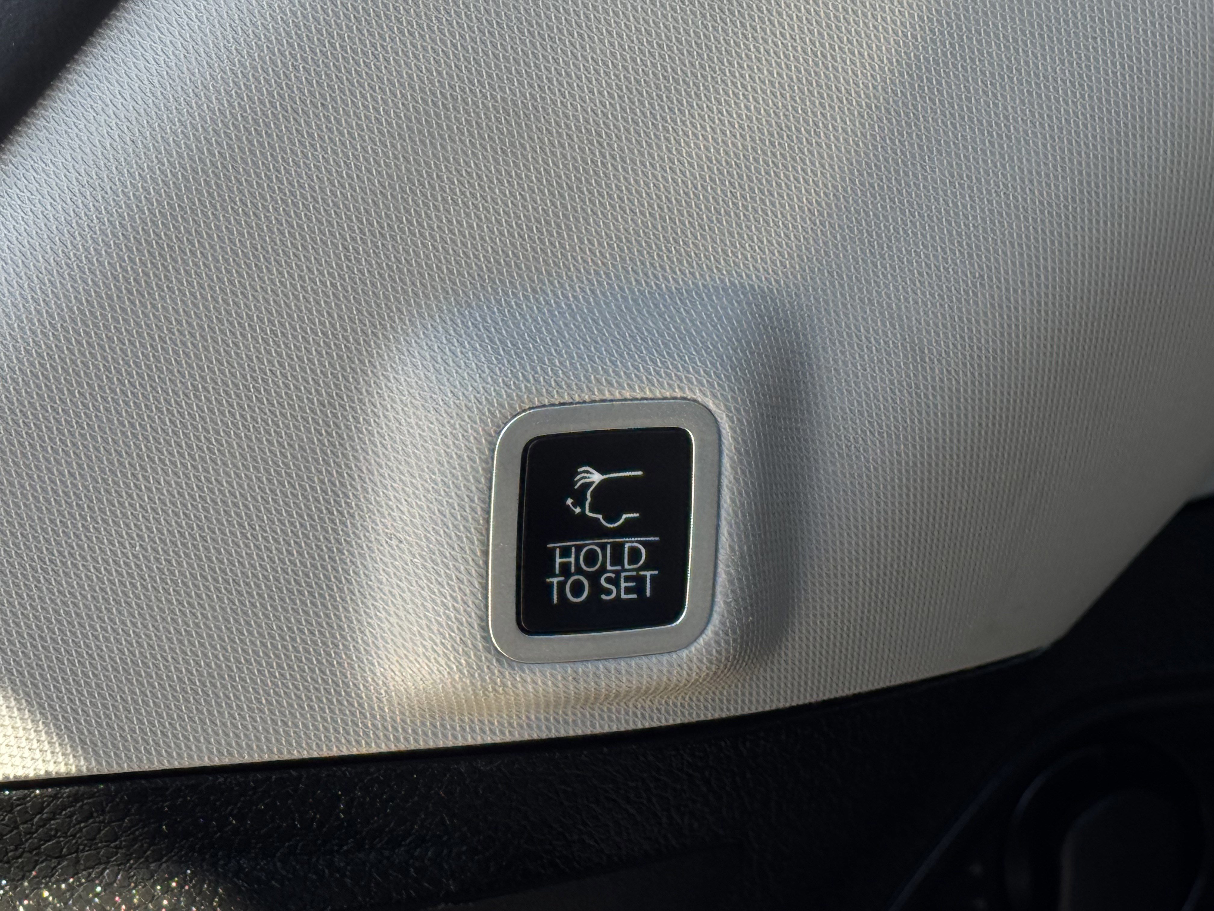 Used 2022 Jeep Grand Cherokee Limited image 12