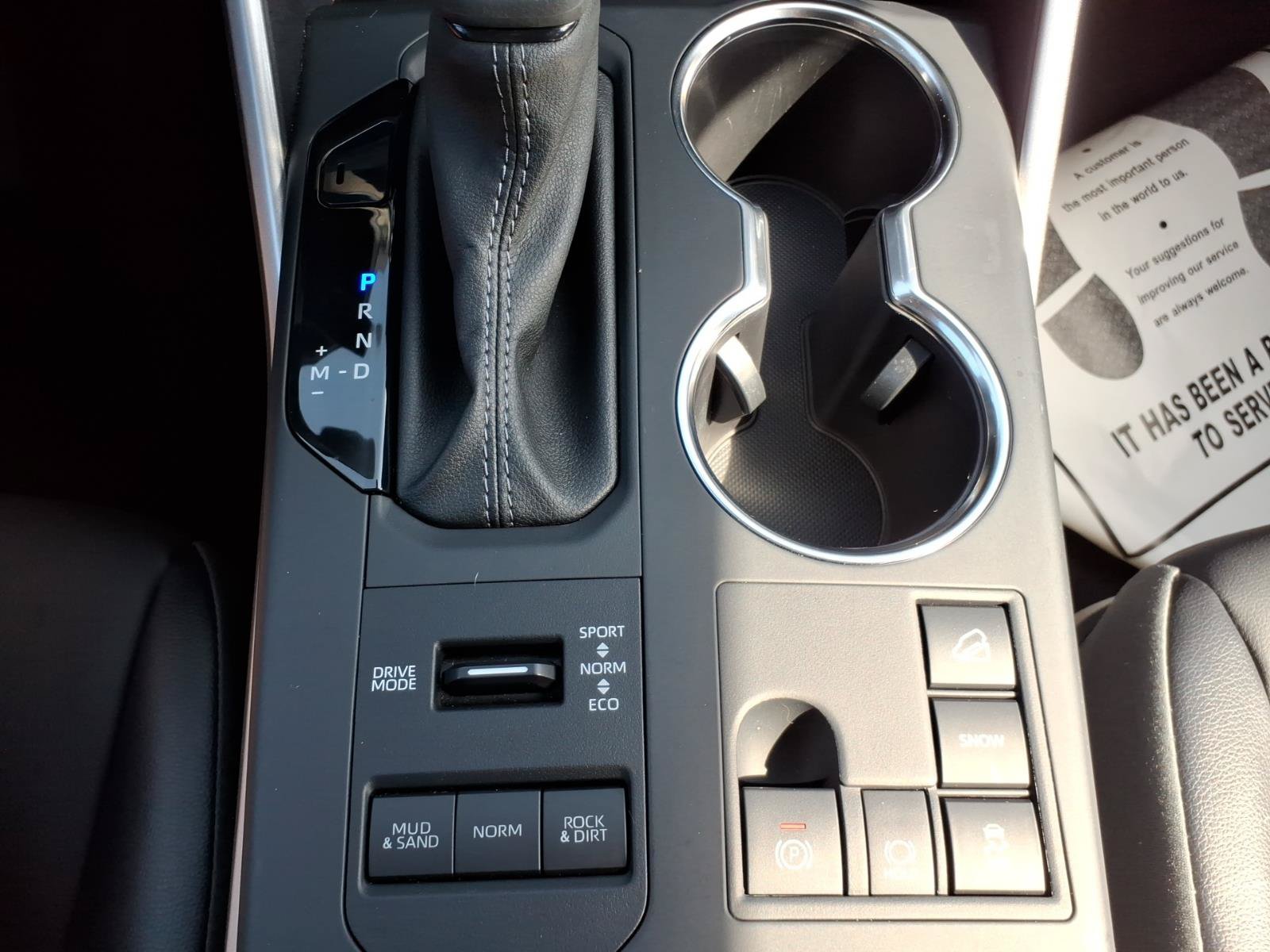 Used 2025 Toyota Highlander XLE AWD/4WD image 22