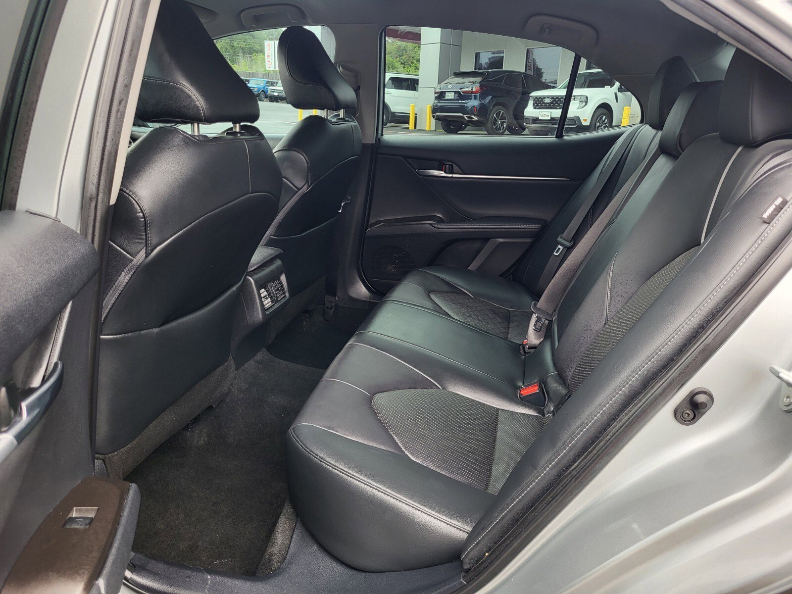 Used 2022 Toyota Camry XSE FWD image 15