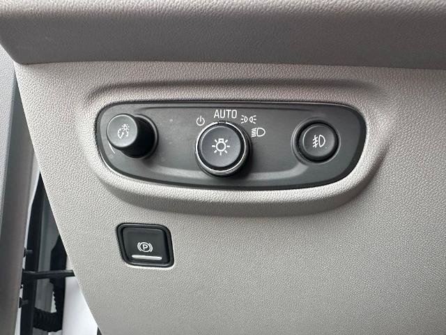 Used 2022 GMC Terrain SLT w/ LPO, Floor Liner Package FWD image 9