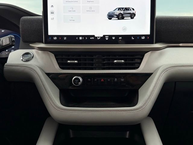 Certified 2025 Ford Explorer Active w/ Active Comfort Package AWD/4WD image 29