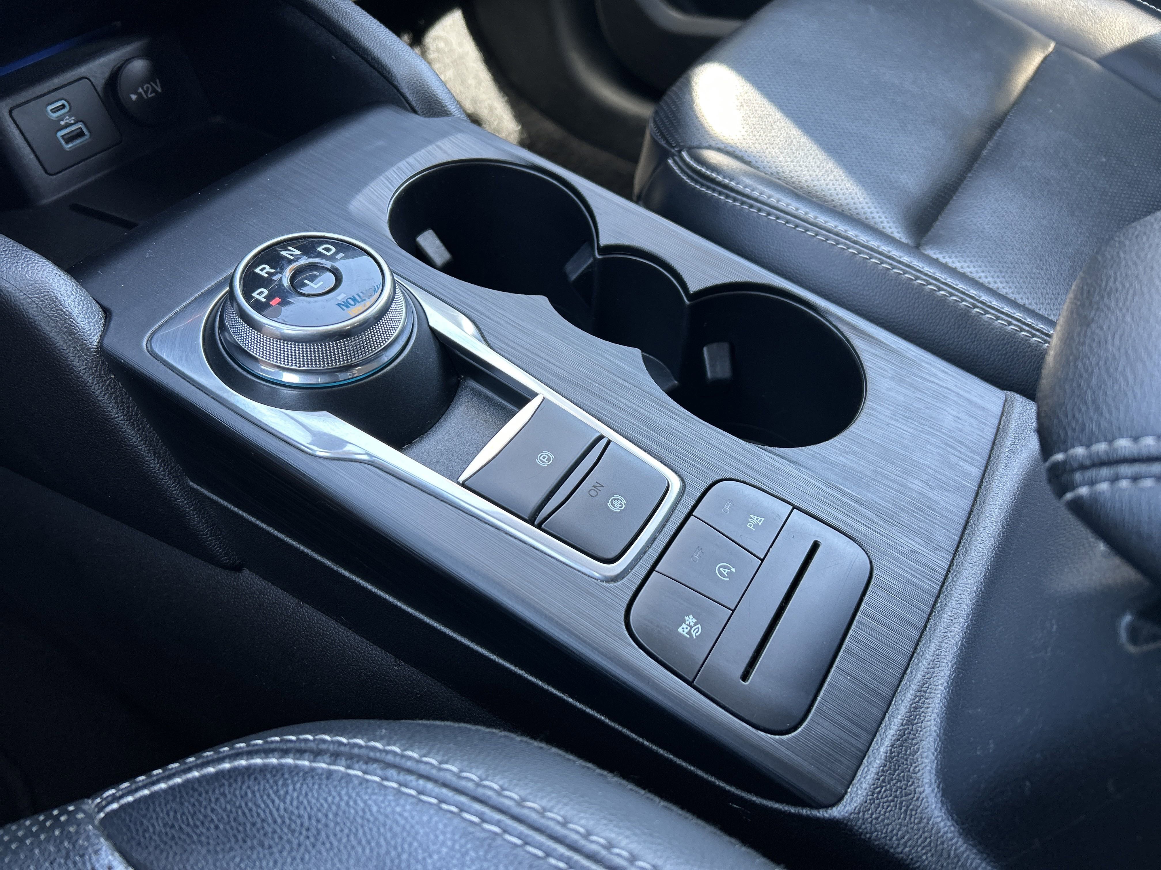 Certified 2022 Ford Escape Titanium image 27