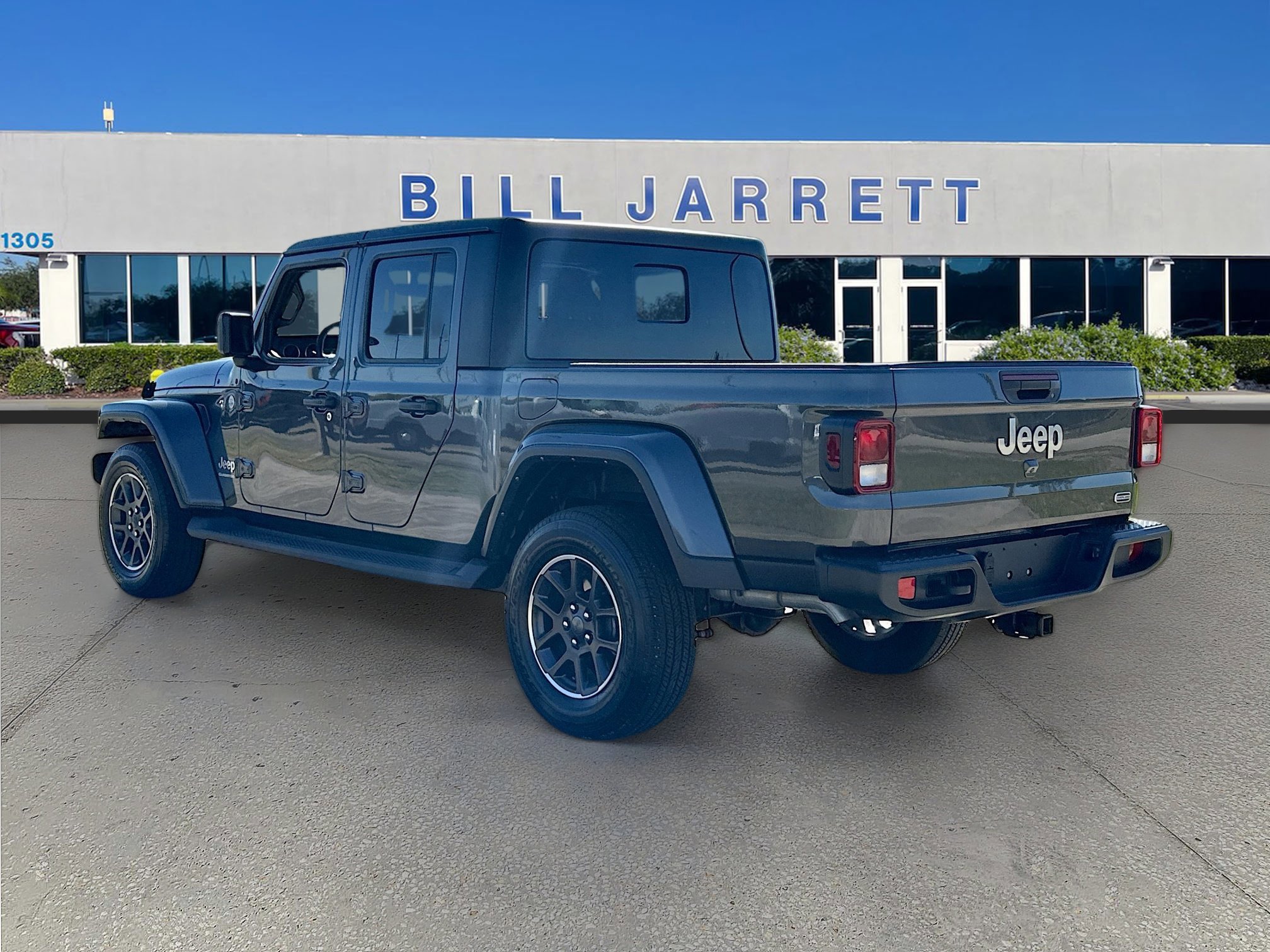 Used 2023 Jeep Gladiator Overland w/ Popular Equipment Package image 3