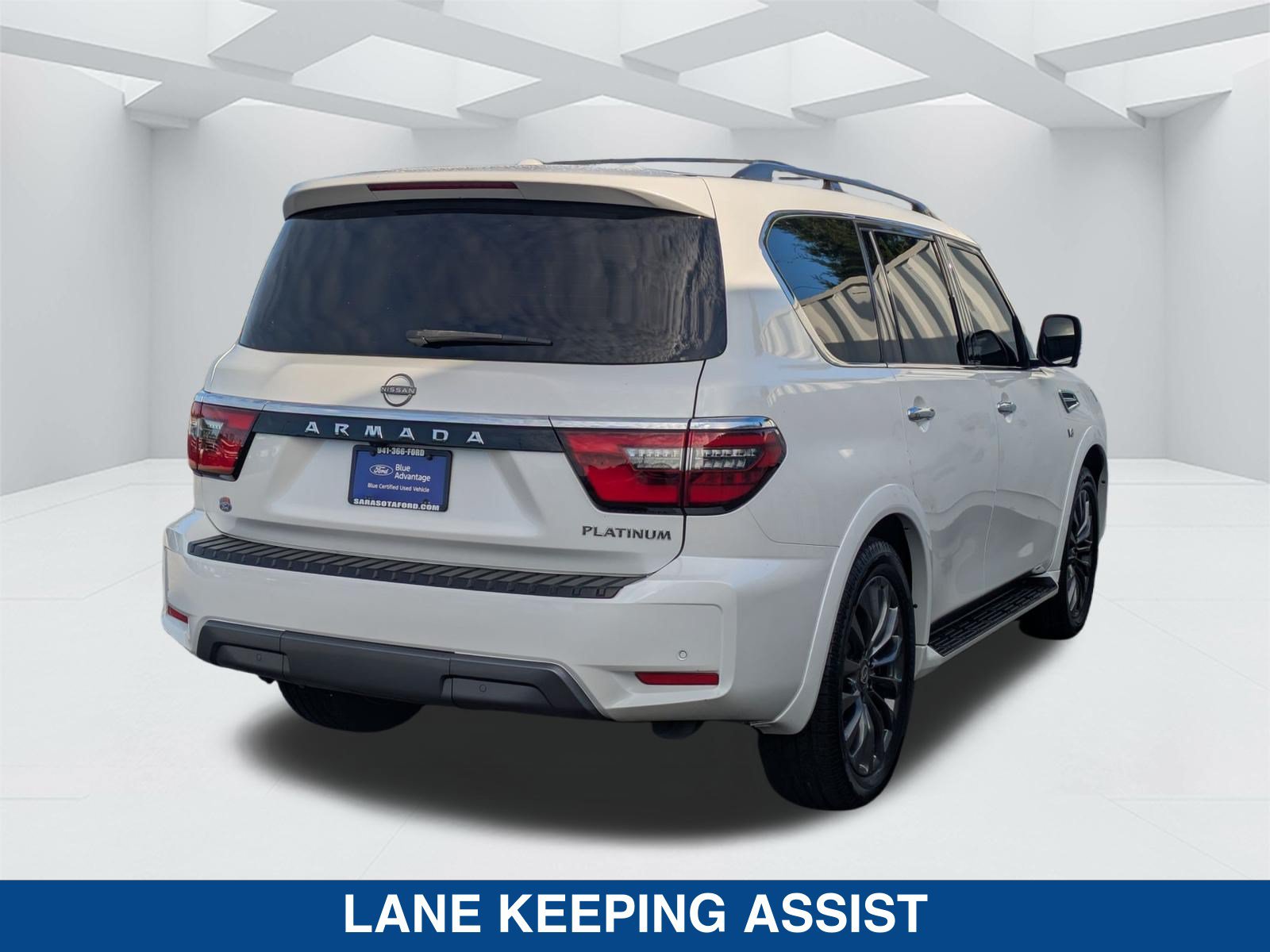 Used 2022 Nissan Armada Platinum w/ Captain's Chairs Package RWD image 5