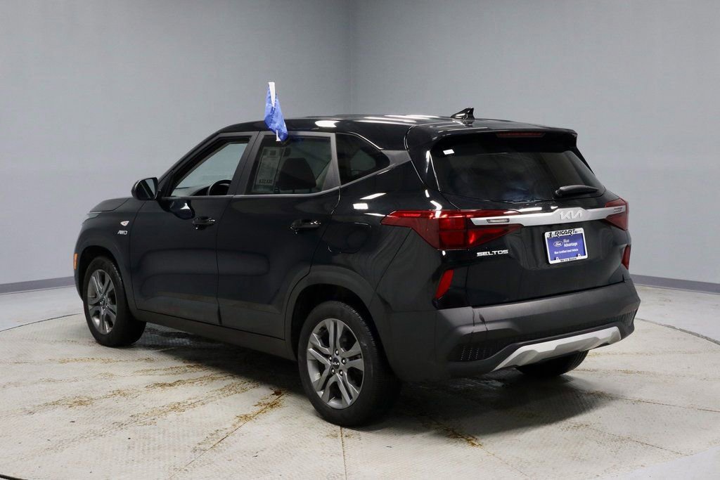 Used 2023 Kia Seltos LX image 3