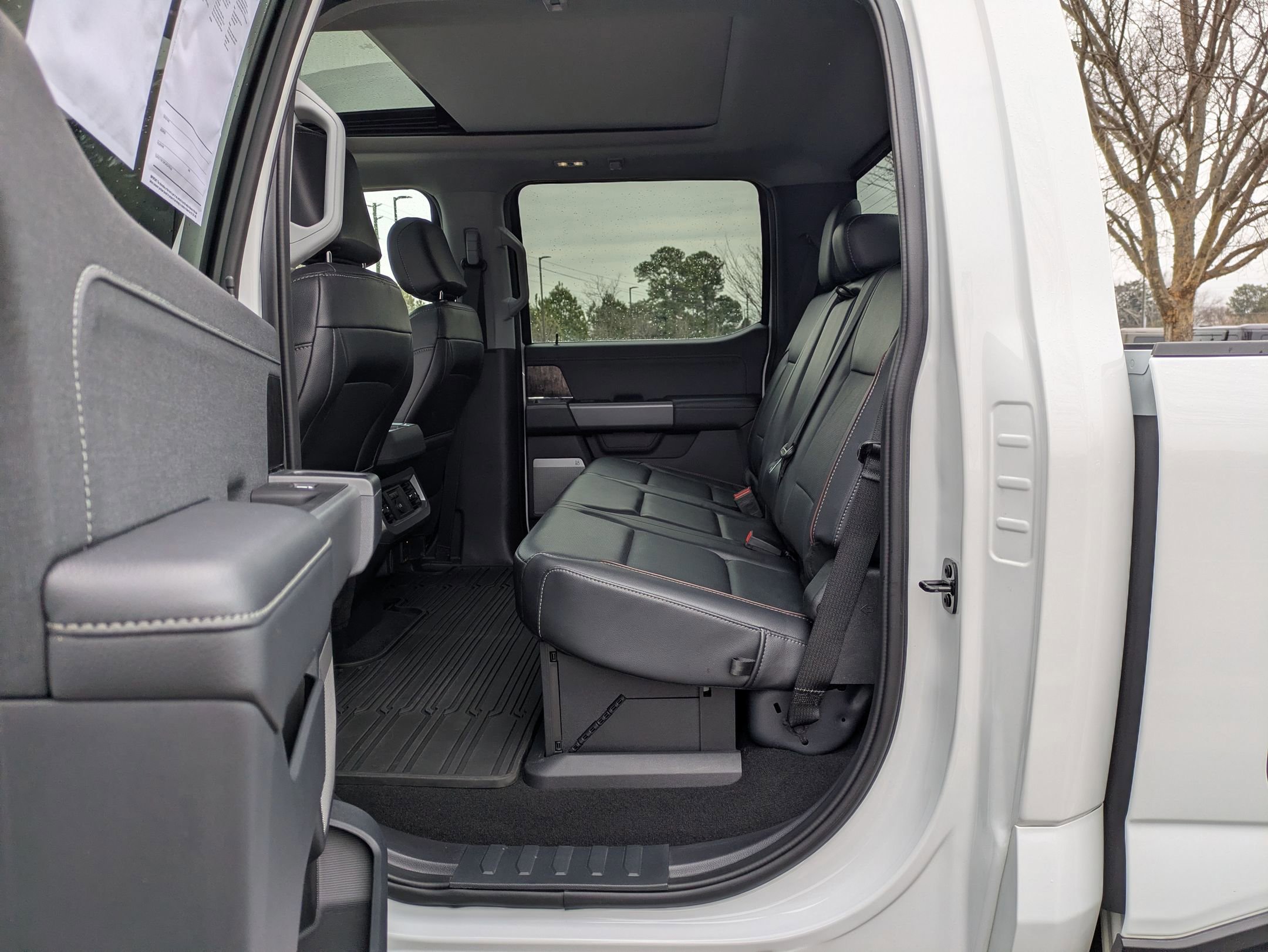 Certified 2024 Ford F250 Lariat w/ Lariat Ultimate Package image 31