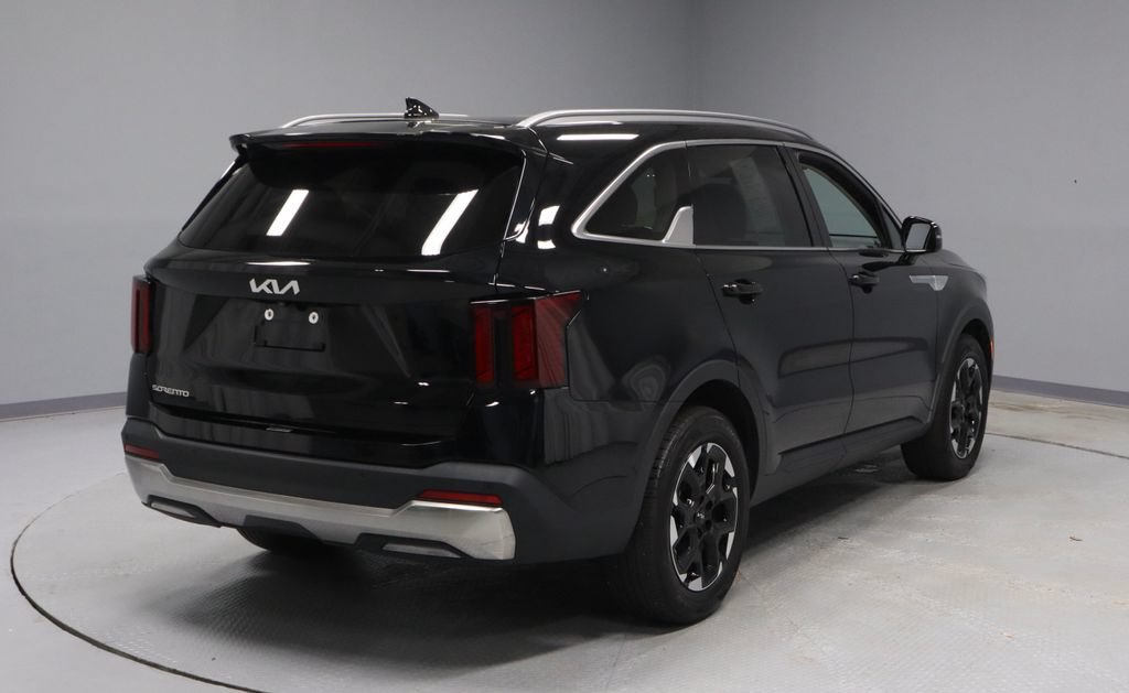 Used 2024 Kia Sorento S w/ Panoramic Sunroof Package FWD image 11