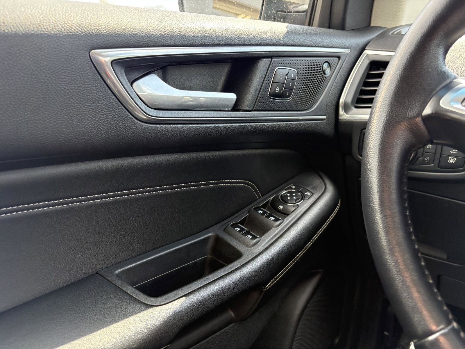 Certified 2022 Ford Edge Titanium AWD/4WD image 13
