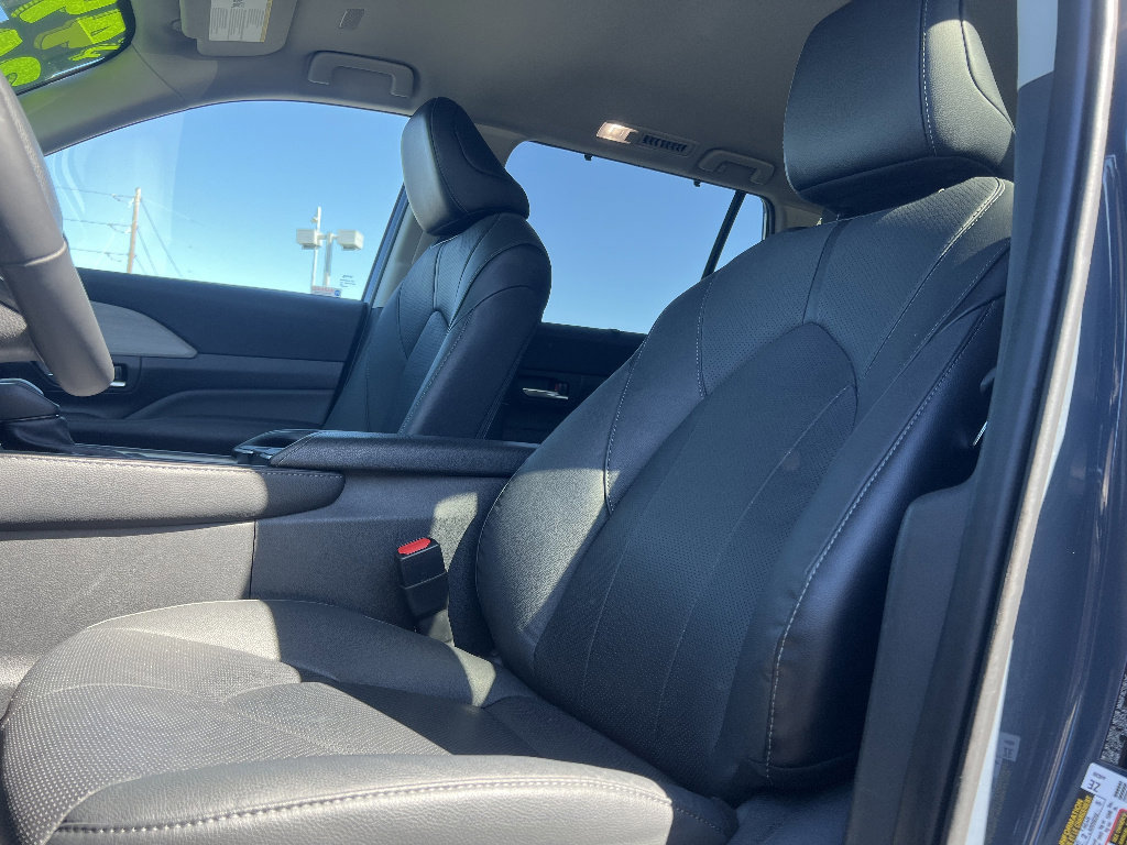 Used 2024 Toyota Grand Highlander AWD image 35