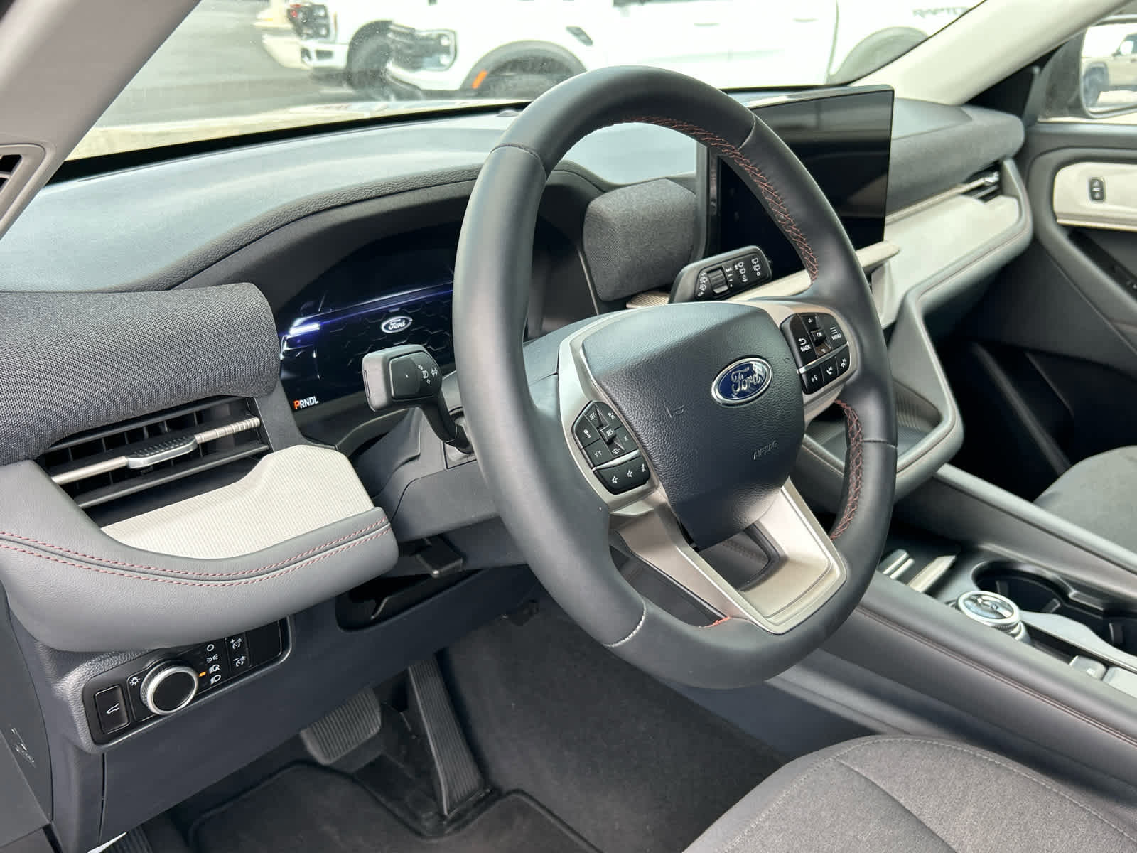 Certified 2025 Ford Explorer Active image 31