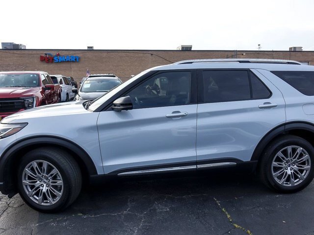 Certified 2026 Ford Explorer Platinum AWD/4WD image 6