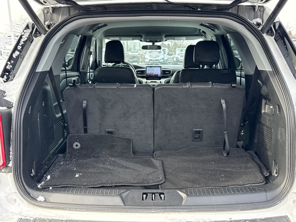 Certified 2023 Ford Explorer XLT w/ Equipment Group 202A image 7