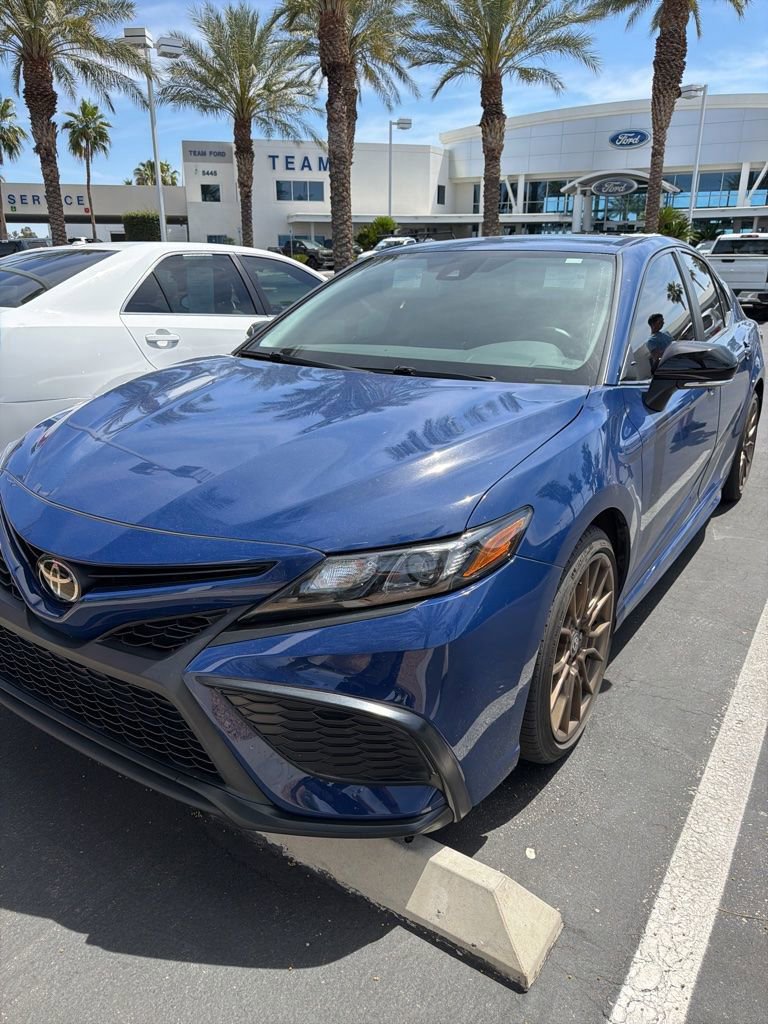 Used 2023 Toyota Camry SE FWD image 1