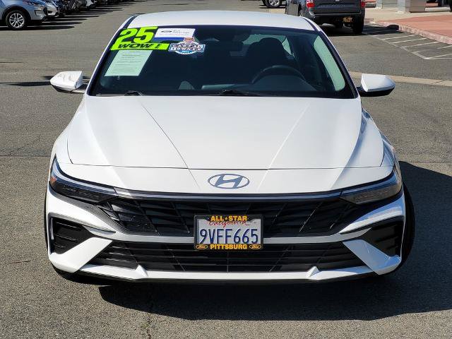 Used 2025 Hyundai Elantra SE FWD image 2