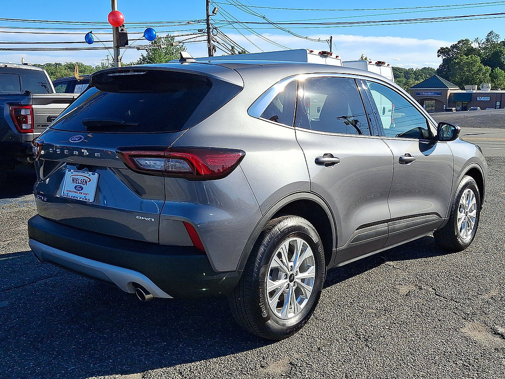 Certified 2023 Ford Escape Active AWD/4WD image 31