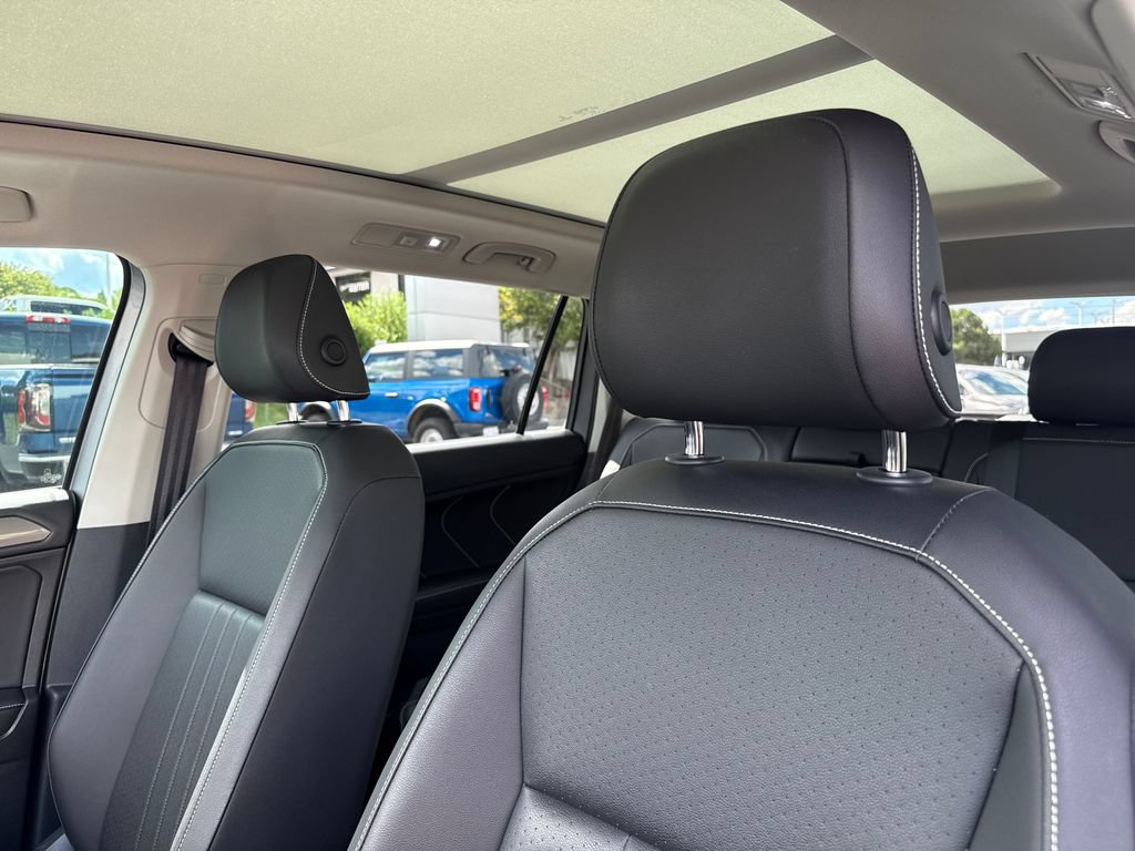 Used 2023 Volkswagen Tiguan SE AWD/4WD image 14