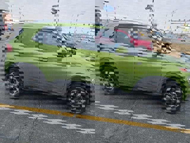 Used 2024 Hyundai Venue SEL image 3