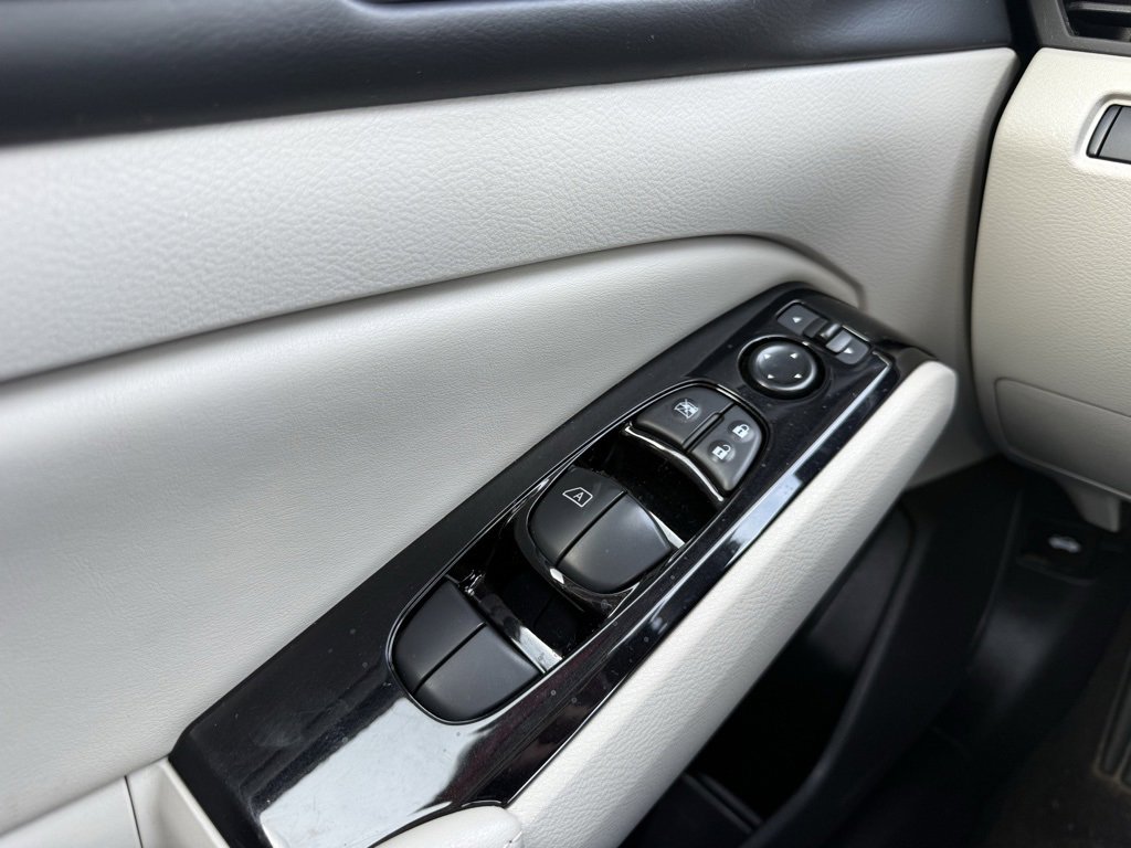 Used 2023 Nissan Altima 2.5 SV image 12