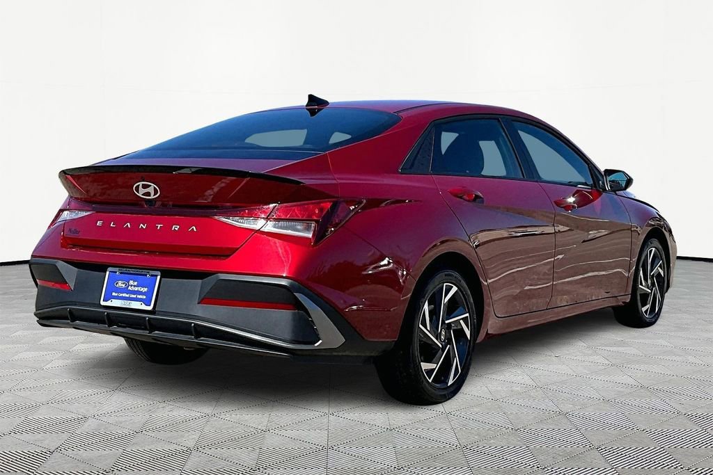 Used 2025 Hyundai Elantra Sport image 4