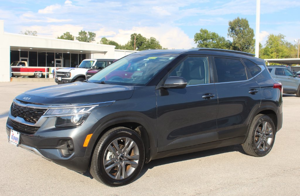 Used 2023 Kia Seltos S FWD image 2