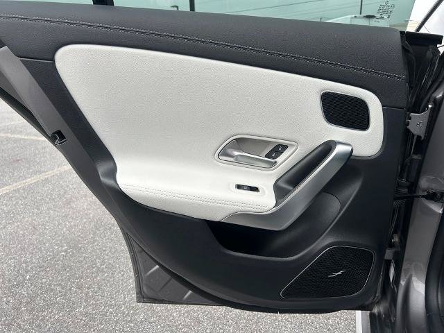 Used 2023 Mercedes-Benz CLA 250 4MATIC image 29