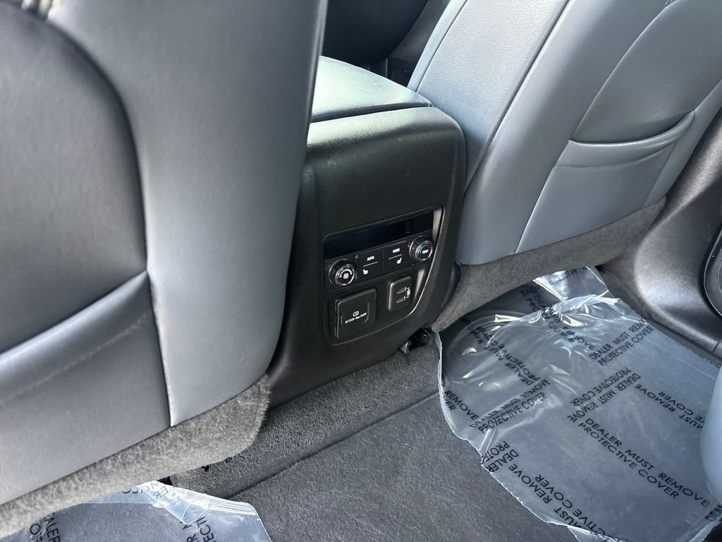 Used 2024 Buick Enclave Premium AWD/4WD image 27