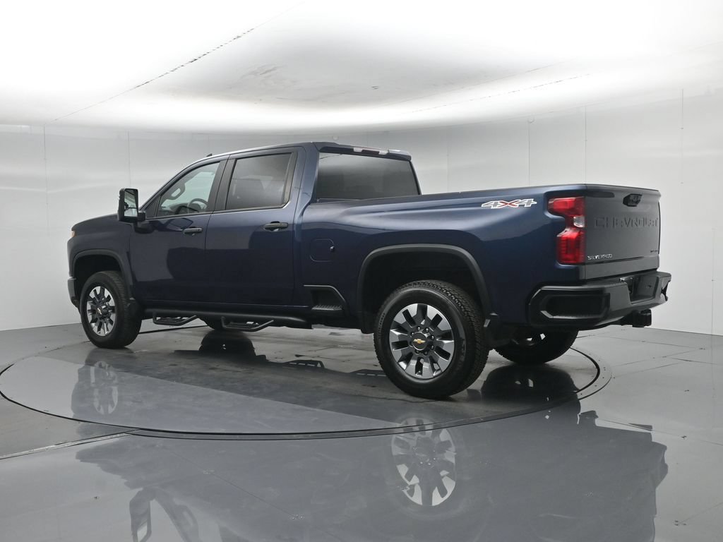 Used 2022 Chevrolet Silverado 2500 Custom w/ Custom Value Package AWD/4WD image 7