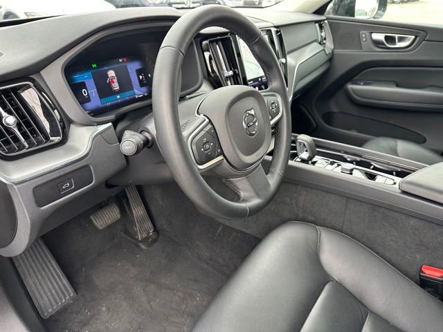 Used 2025 Volvo XC60 B5 Core AWD/4WD image 18
