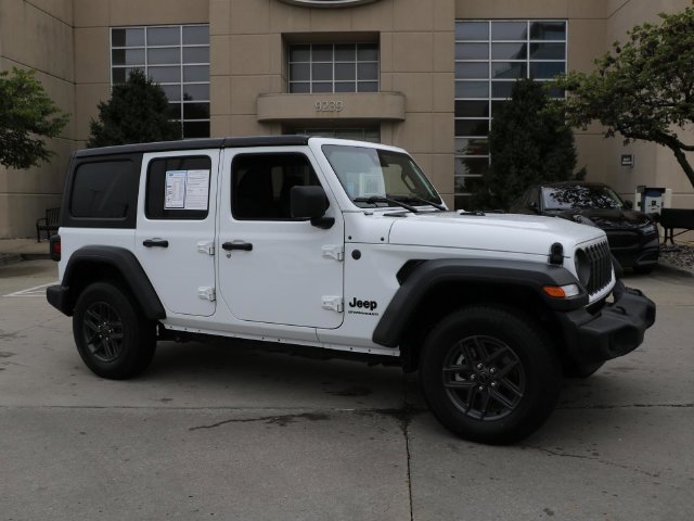 Used 2025 Jeep Wrangler Unlimited Sport AWD/4WD image 1