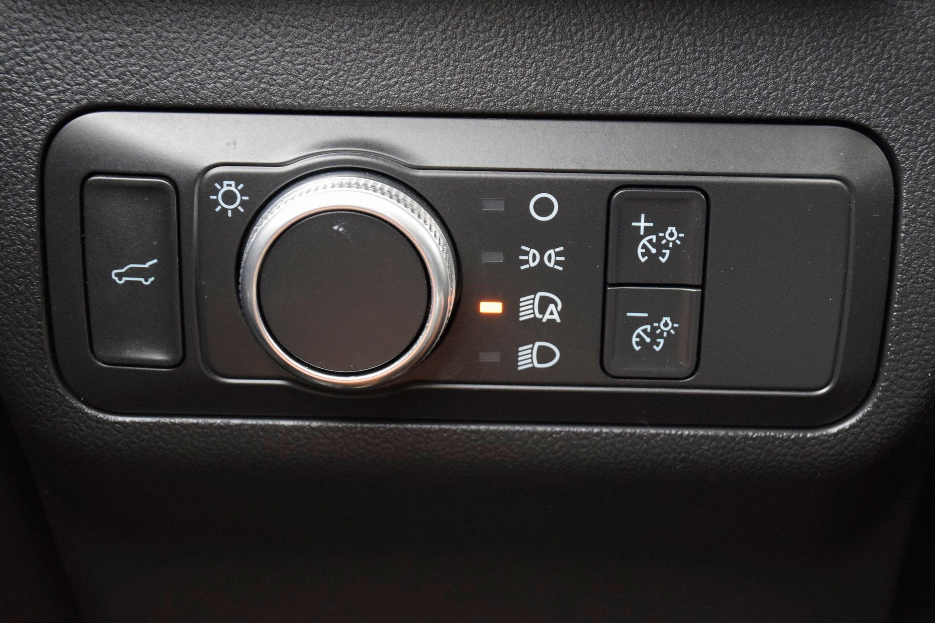 Certified 2022 Ford Escape SE w/ SE Sport Appearance Package image 17