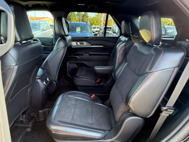 Certified 2025 Ford Explorer ST AWD/4WD image 9