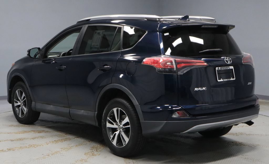 Used 2018 Toyota RAV4 XLE w/ Plus Extra Value Package FWD image 9